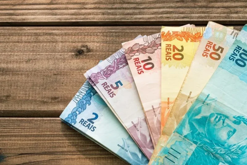 Mixed Brazilian Real Notes R$.100,000